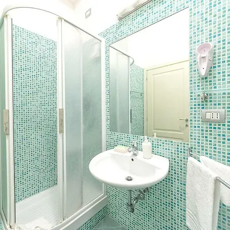 Monaco Catanzaro 3* ローマ